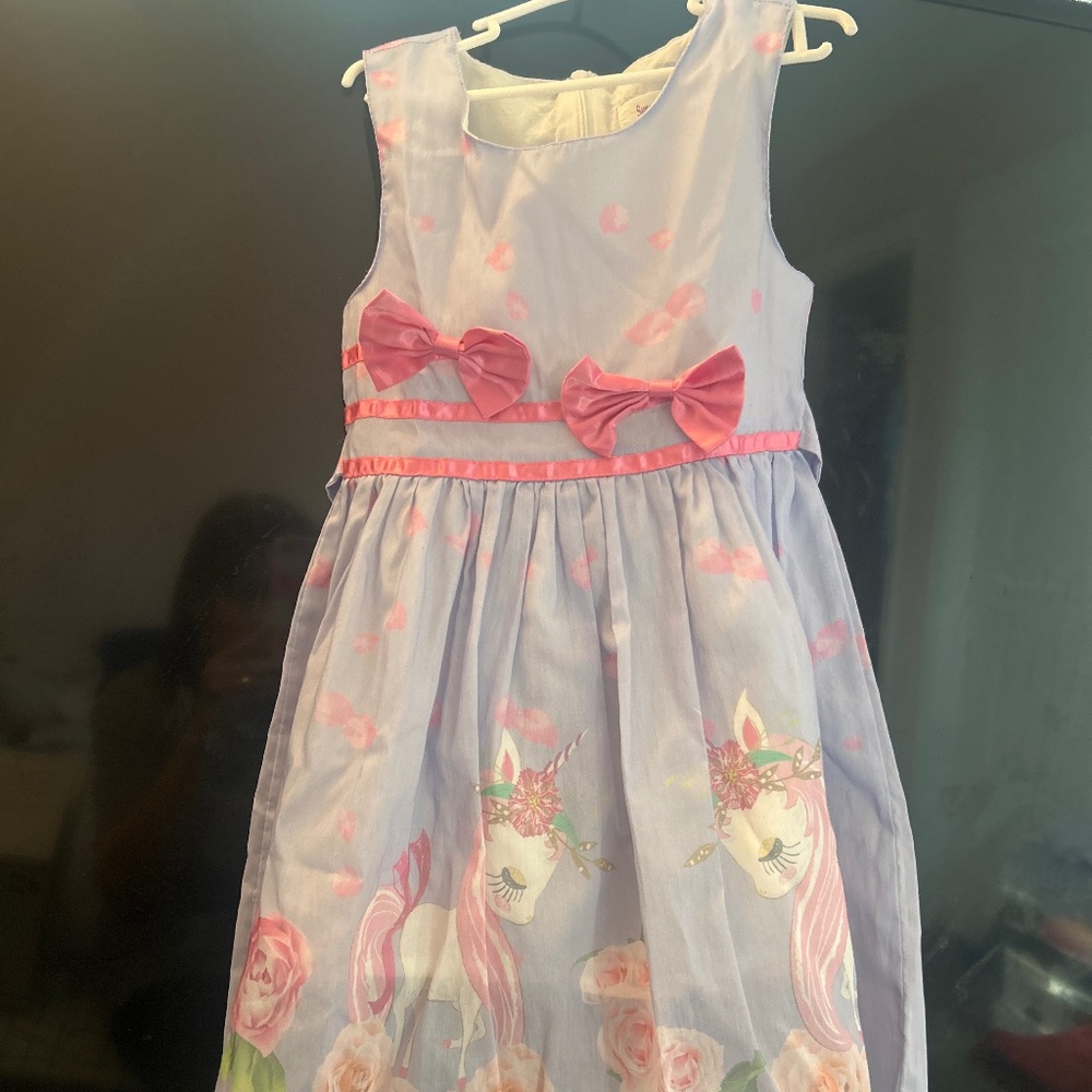 sleeveless dress with unicorn design